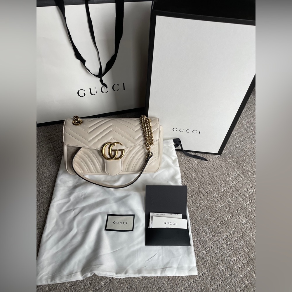 Gucci GG Marmont Small Matelassé Shoulder Bag